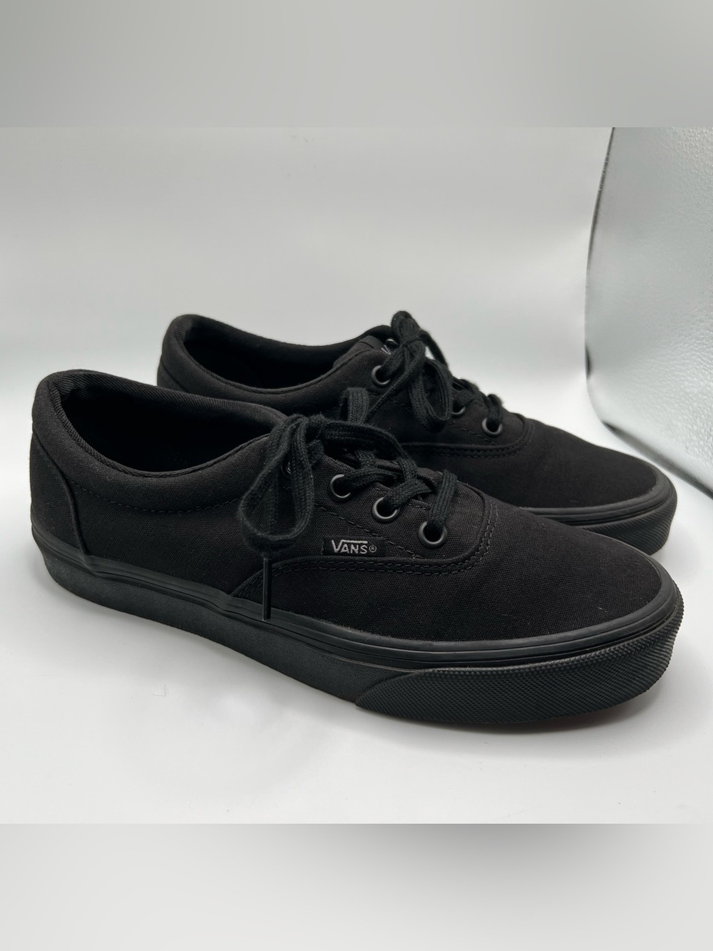 Vans Era Black Black Low Top Sneakers
Women's Size 7 Canvas Skate Shoes